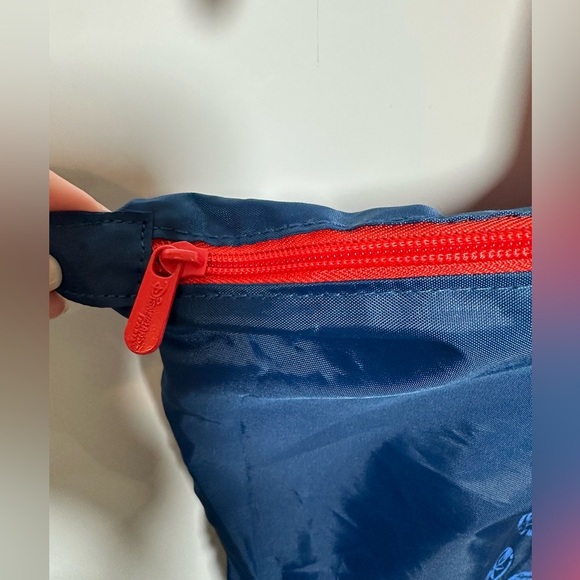 Marvel Reusable Packable Tote Bag Blue Red Large Disneyland Paris NWT - Picture 5 of 10